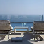 65 Stairs τo ηeaven Private Pool Ferienhaus *